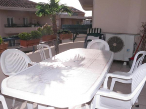 Appartement Climatisé 5 Pièces avec Terrasse et Parking en Centre-Ville de Sainte-Maxime - FR-1-780-30